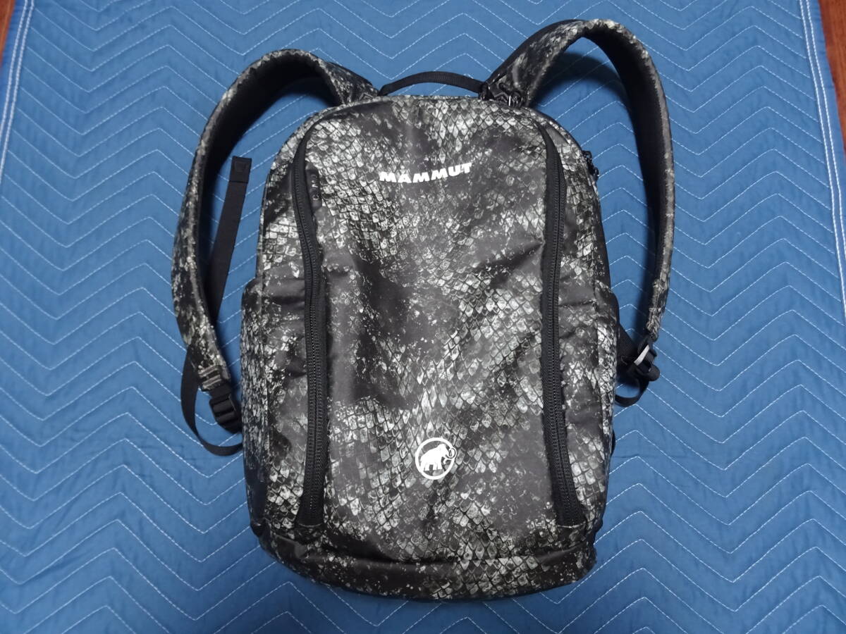 マムート（MAMMUT）　リュック　セオンシャトル X　22L
