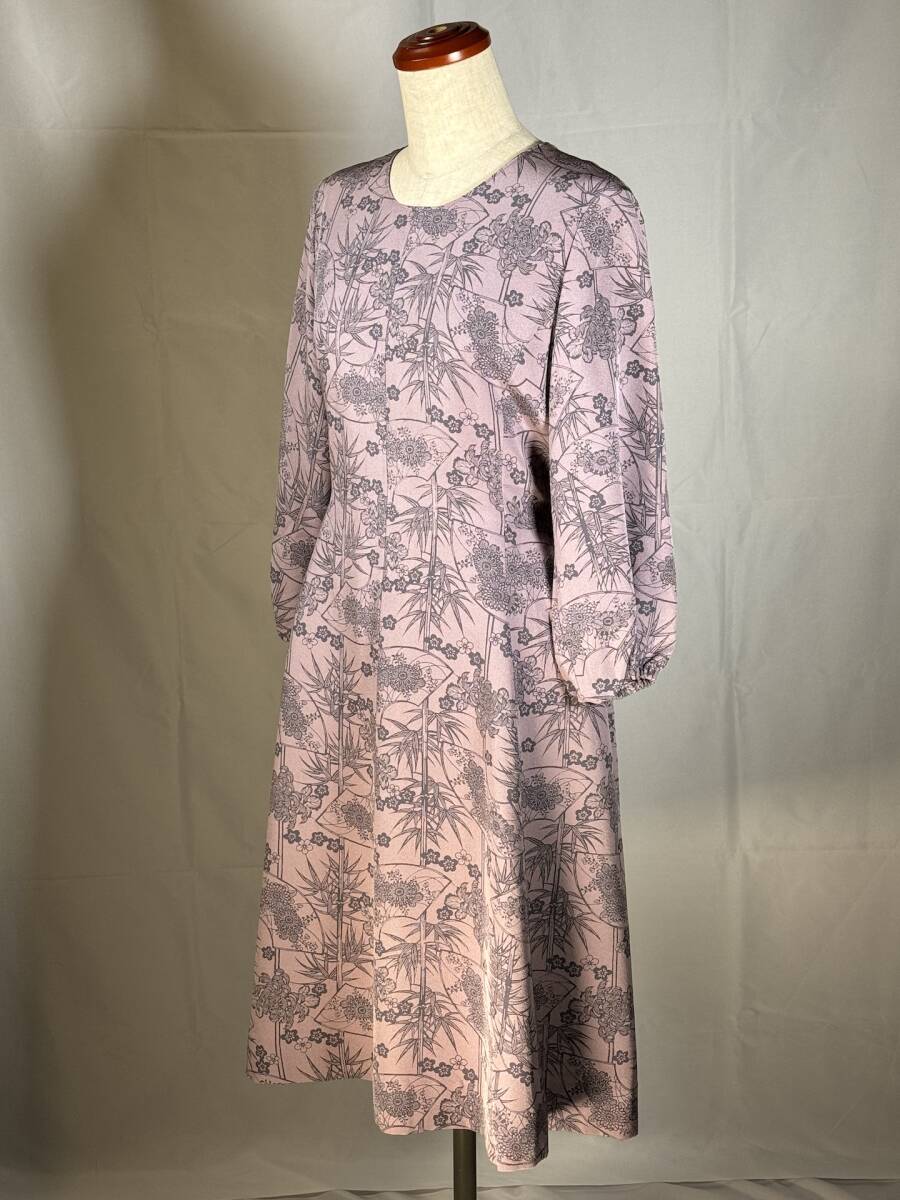 No.109 レディース 縮緬のワンピース　扇と花 ハンドメイド シルク 和柄 著物 リメイクhoihoikeiki 　