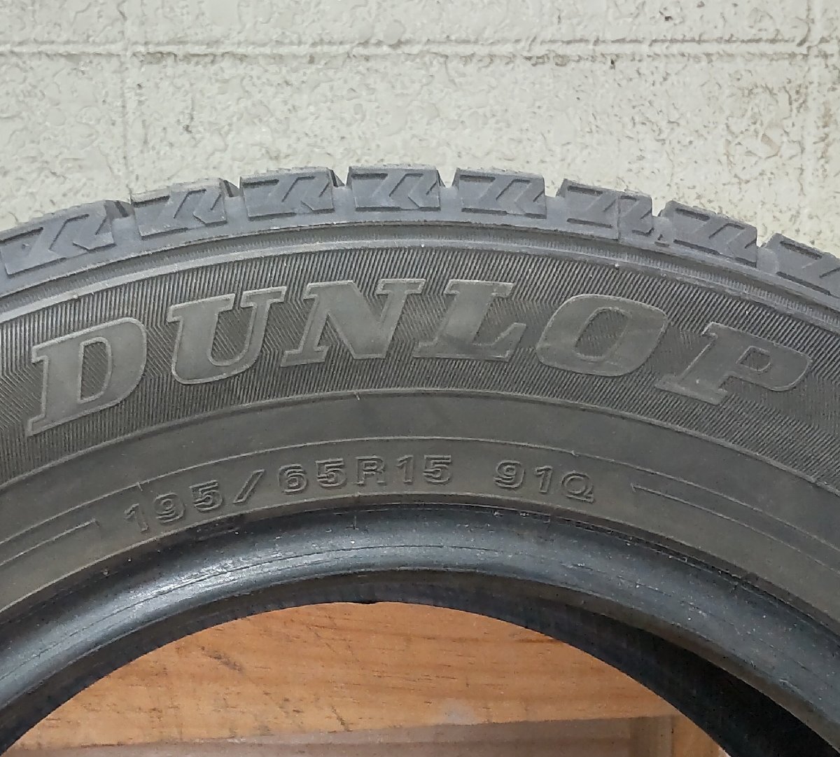スタッドレス タイヤ 4本 2022年製 195/65R15 91Q DUNLOP WINTER MAXX WM02 6.3-7.5 中古_画像2