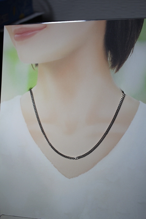 【即決】送料185円　Miono 磁気ネックレス　ブラック　日本制　男女兼用 長(zhǎng)さ45cm 90mT磁石２個(gè)付