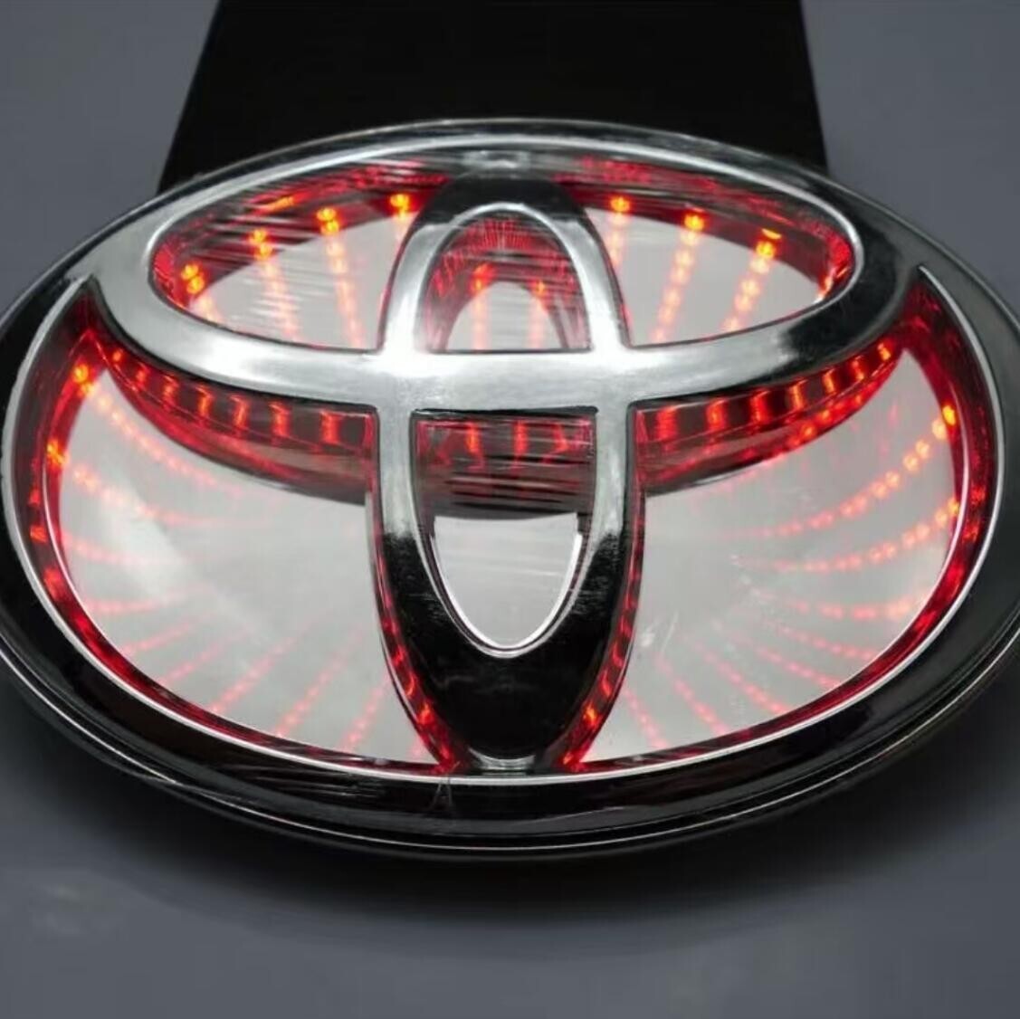 2025昇級(jí)版 トヨタ 3D 高級(jí) LED エンブレム 交換式 130ｍｍ×89ｍｍ★レッド★
