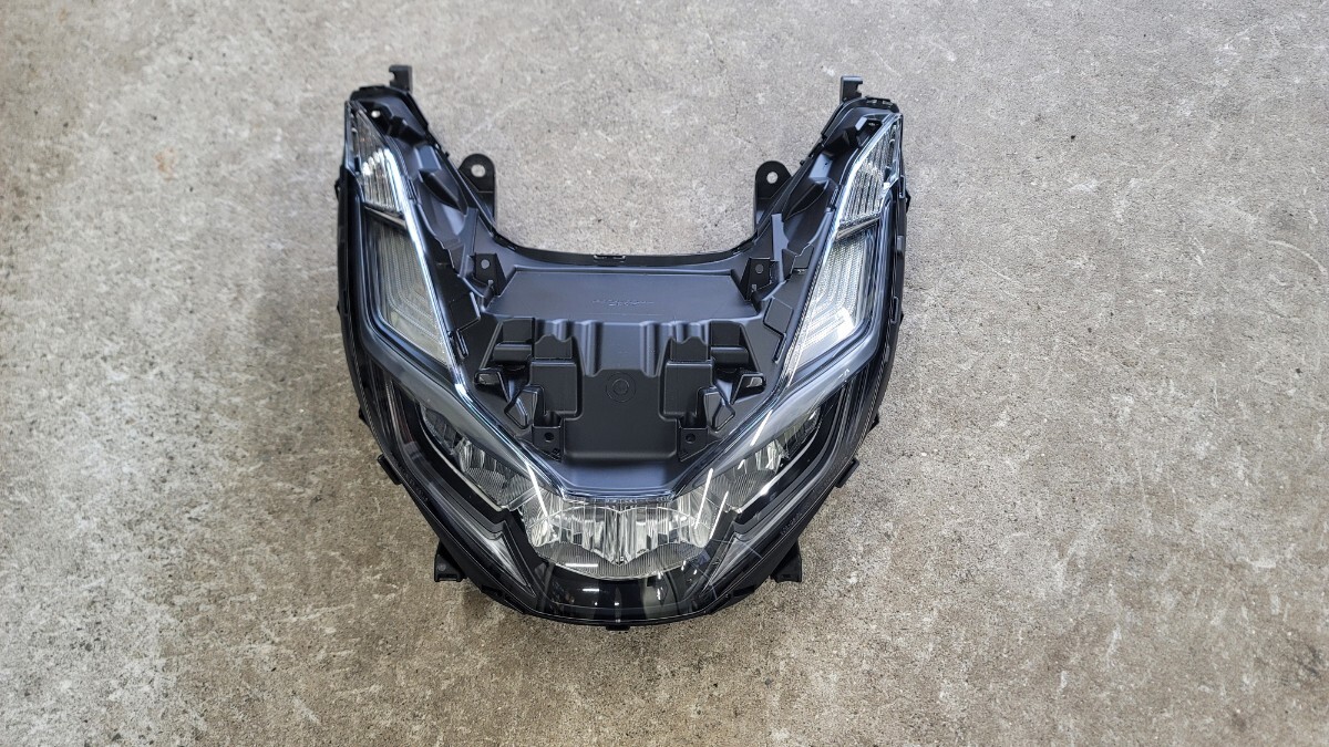 PCX JK05 ヘッドライト 割れ無し 33100-K1Z-J11 中古品 純正 PCX JK05 ヘッドライト 割れ無し 33100-K1Z-J11 中古品 純正