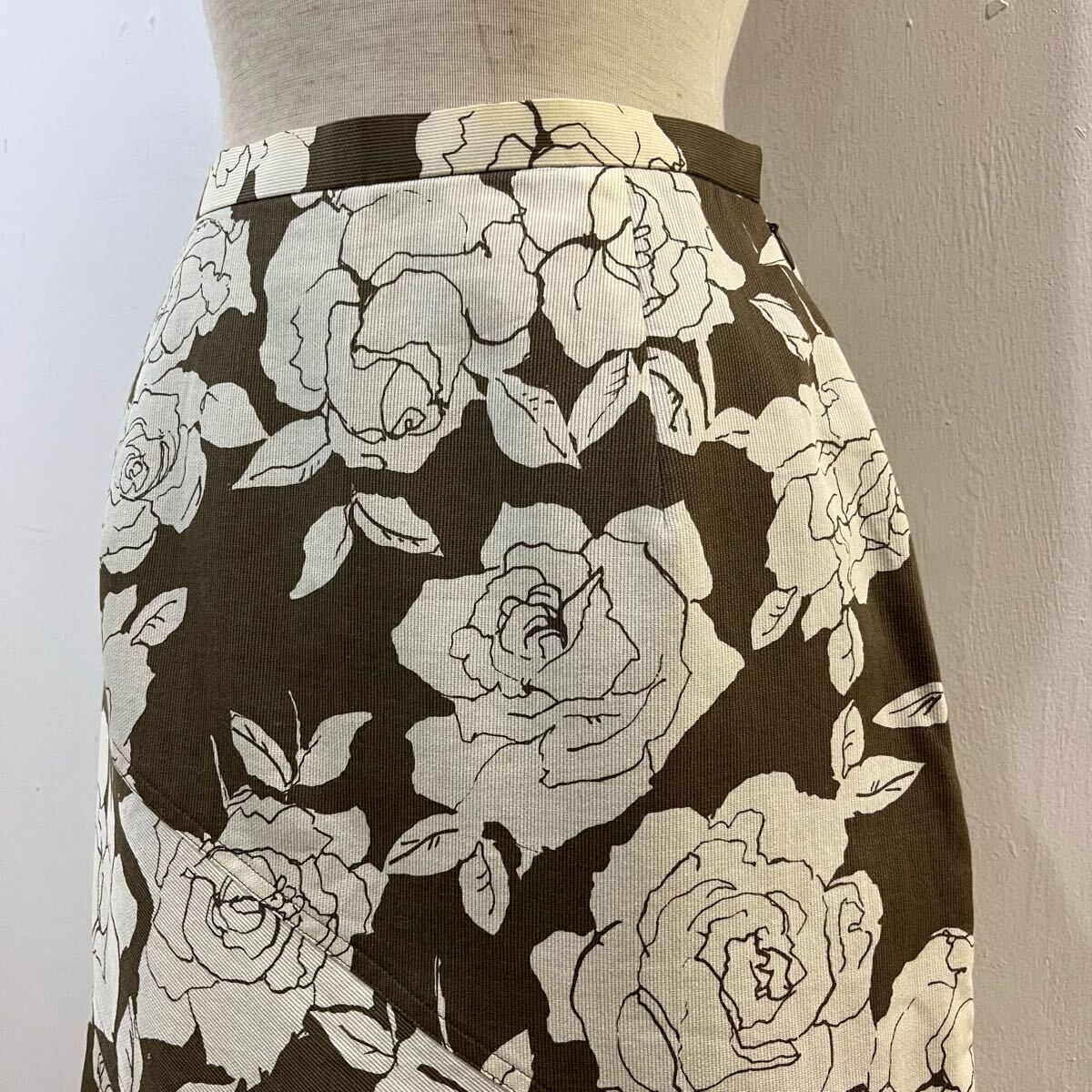 Aquascutum 花柄スカート 総柄スカート ロングスカート コットンスカート 薔薇柄 バラ柄 アクアスキュータム【レターパックプラス郵送可】R