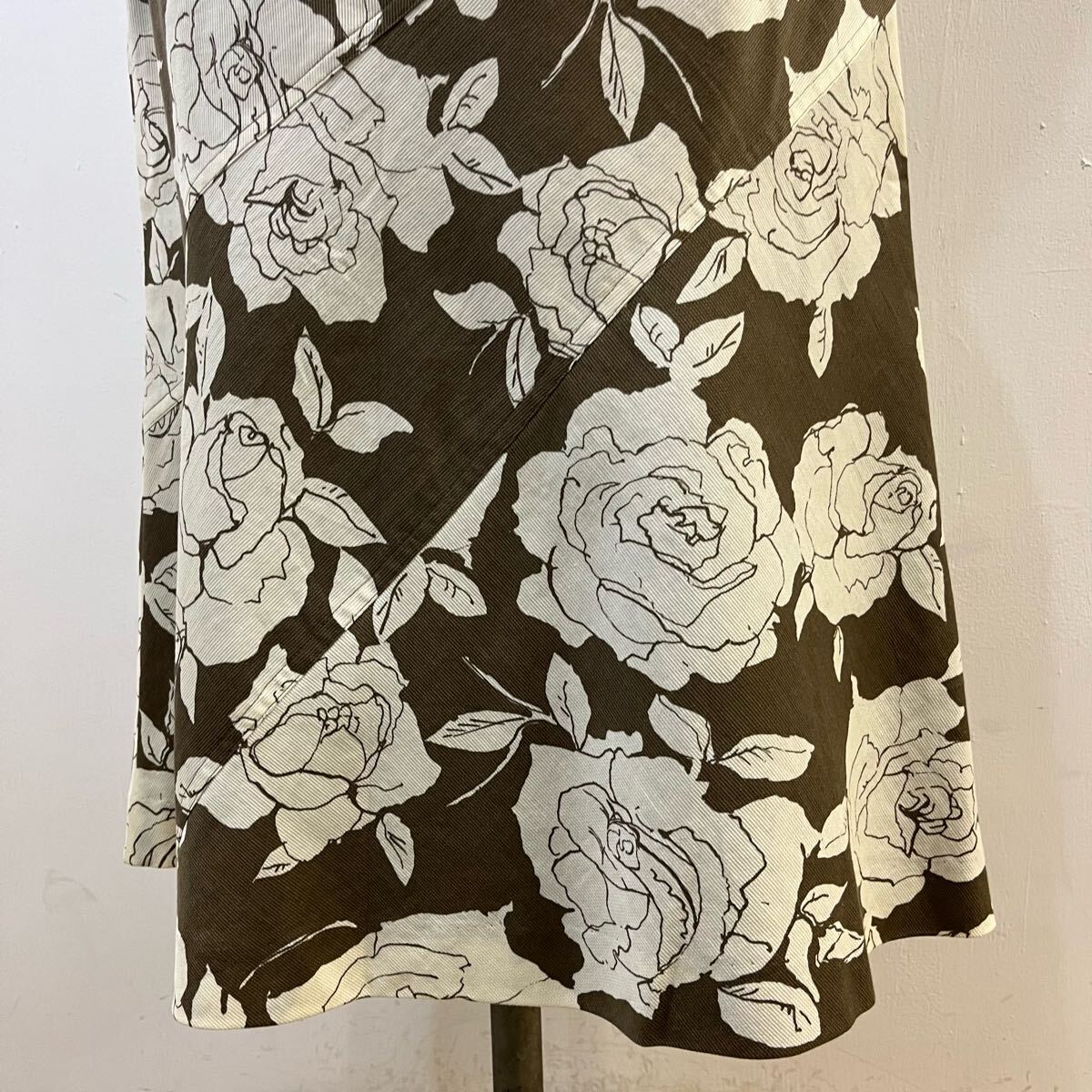 Aquascutum 花柄スカート 総柄スカート ロングスカート コットンスカート 薔薇柄 バラ柄 アクアスキュータム【レターパックプラス郵送可】R