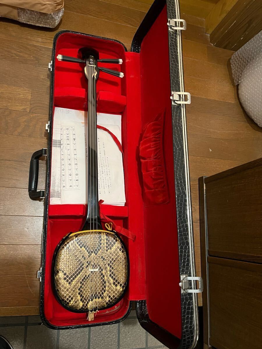 画像追加しました 沖縄三線 本蛇皮 ハードケース付 - 和楽器 画像追加しました 沖縄三線 本蛇皮 ハードケース付 - 和楽器