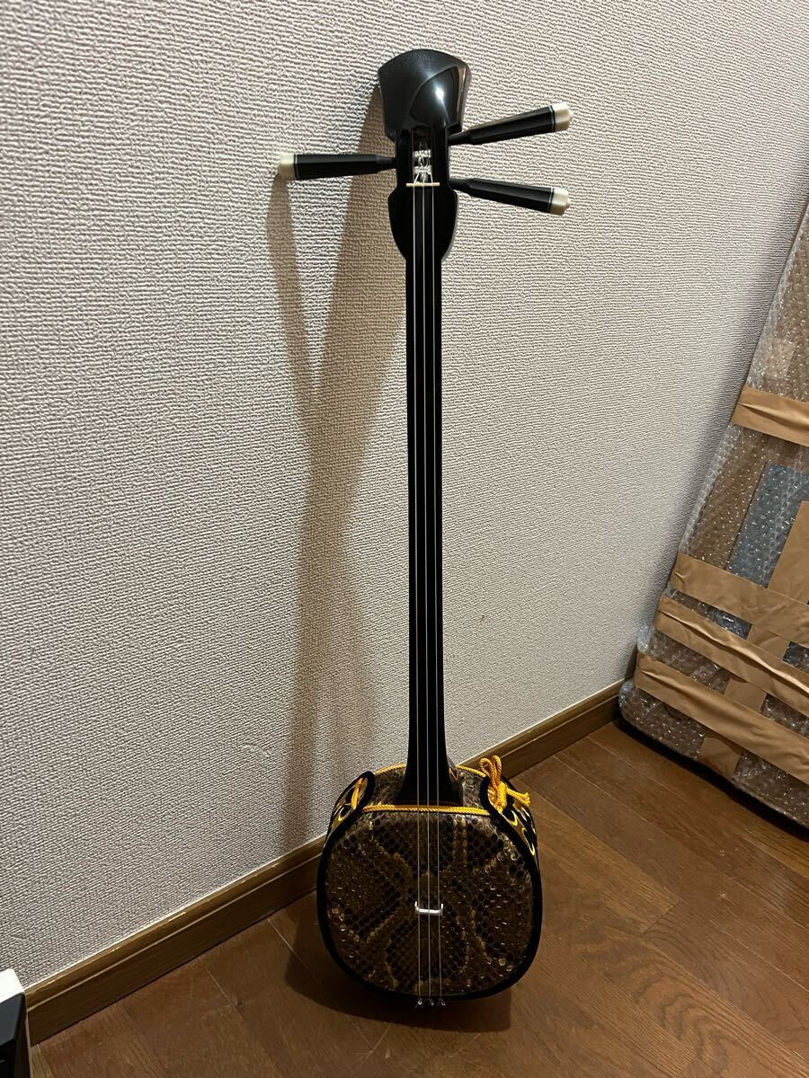 Δ美品【三線 沖縄三線 ハードケース 三味線音楽 邦楽器 和楽器 Δ美品【三線 沖縄三線 ハードケース 三味線音楽 邦楽器 和楽器