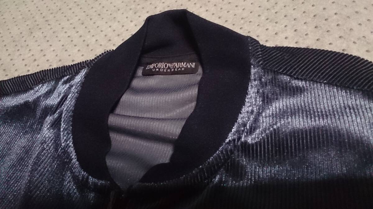レア 中古 美品 EMPORIO ARMANI UNDERWEAR エンポリオ アルマーニ ホログラム風/光沢 ストライブ ベロア ブルゾン ジャケット S/実質はM位_画像4