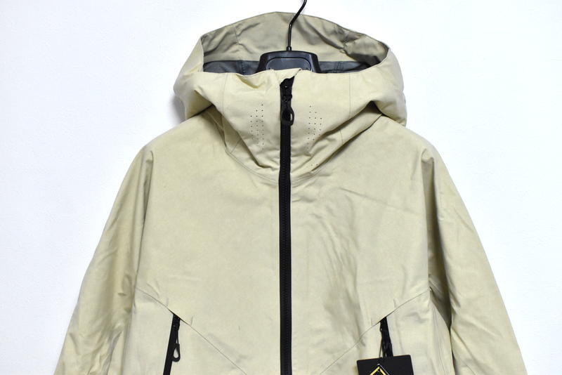 【送料無料】新品 GoldWin GORE-TEX マウンテンパーカー L GO01702 ゴールドウイン ゴアテックス MOUNTAIN PARKA_画像4