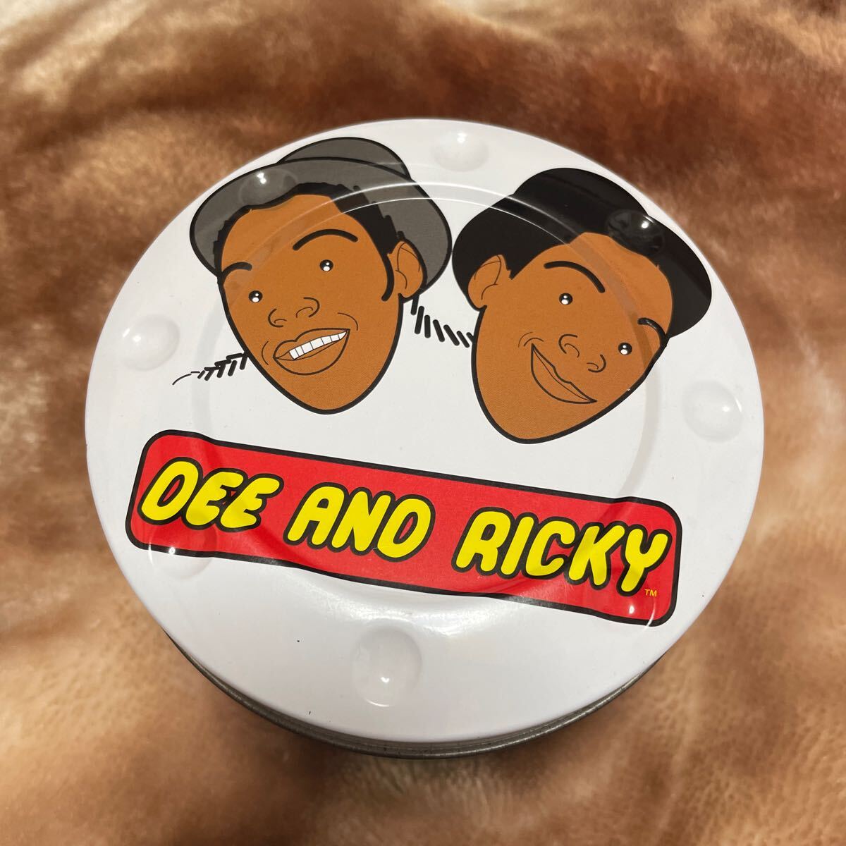 送料無料 GA-110DR-1AJR DEE AND RICKY × G-SHOCK コラボ 専用缶 送料無料 GA-110DR-1AJR DEE AND RICKY × G-SHOCK コラボ 専用缶