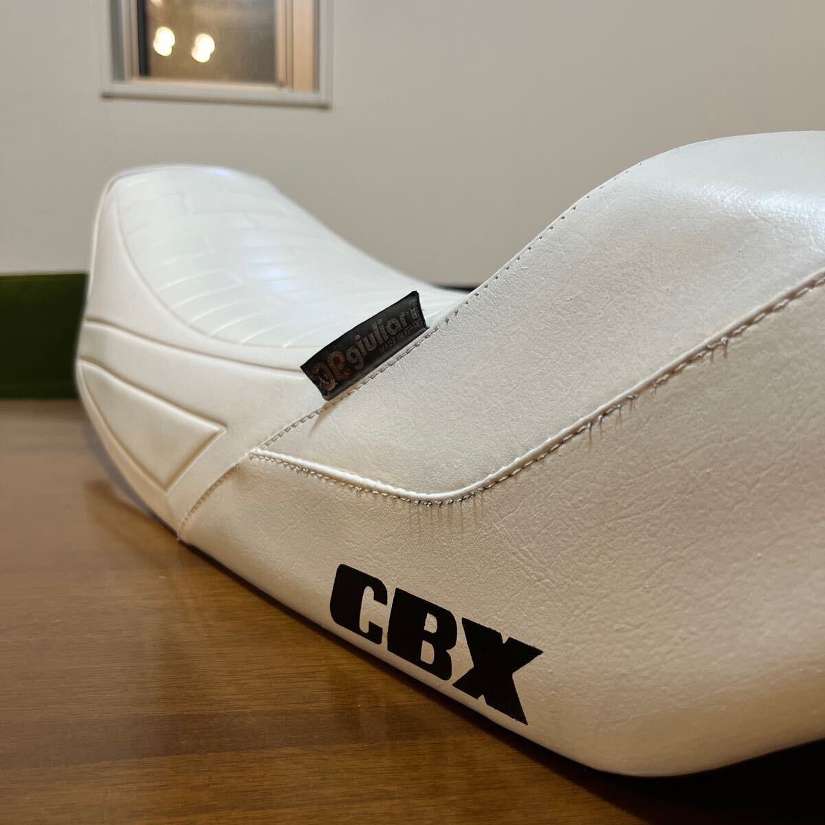 CBX400F ジュリアーリシート 当時物 裏に印字あり 本物 レストア CBX400F ジュリアーリシート 当時物 裏に印字あり 本物 レストア
