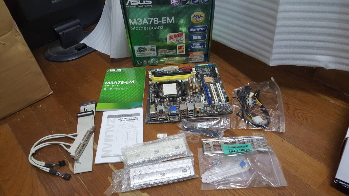 【PC周辺機器】 ASUS マザーボード M3A78-EM (その他小物あり） 動作未確認_画像1