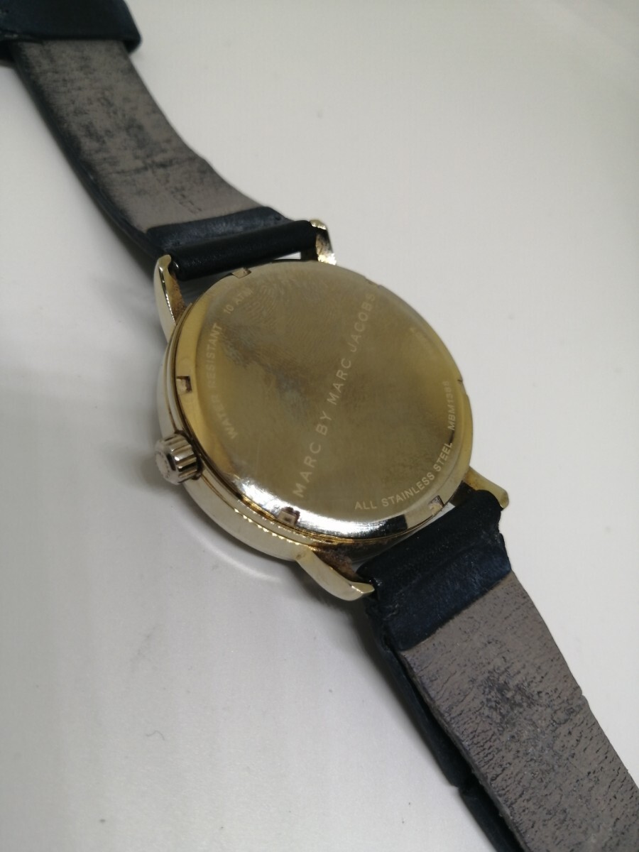 【稼働品】MARC BY MARC JACOBS マークジェイコブス MBM1388 クォーツデイデイト腕時(shí)計(jì)