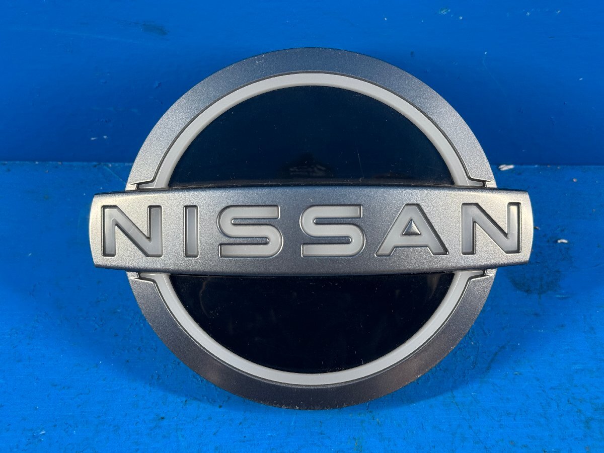 NISSAN 日産 SAKURA サクラ 純正 フロントグリル用 エンブレム NISSAN 日産 SAKURA サクラ 純正 フロントグリル用 エンブレム
