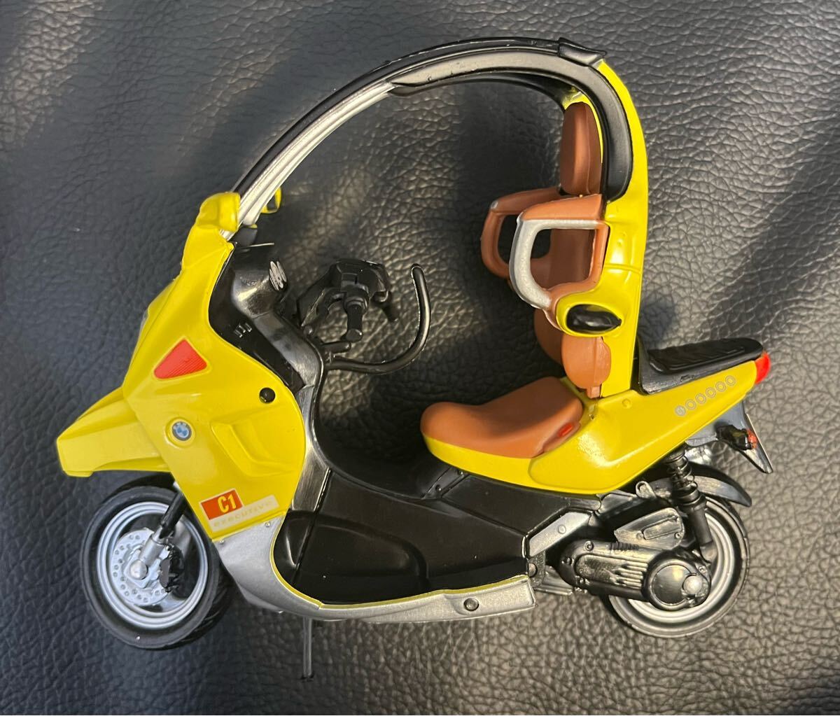 1/18スケール BMW C1 イエロー 黃色 ダイキャストバイク ミニカー オートバイ 完成品 MOTOR MAX モーターマックス 