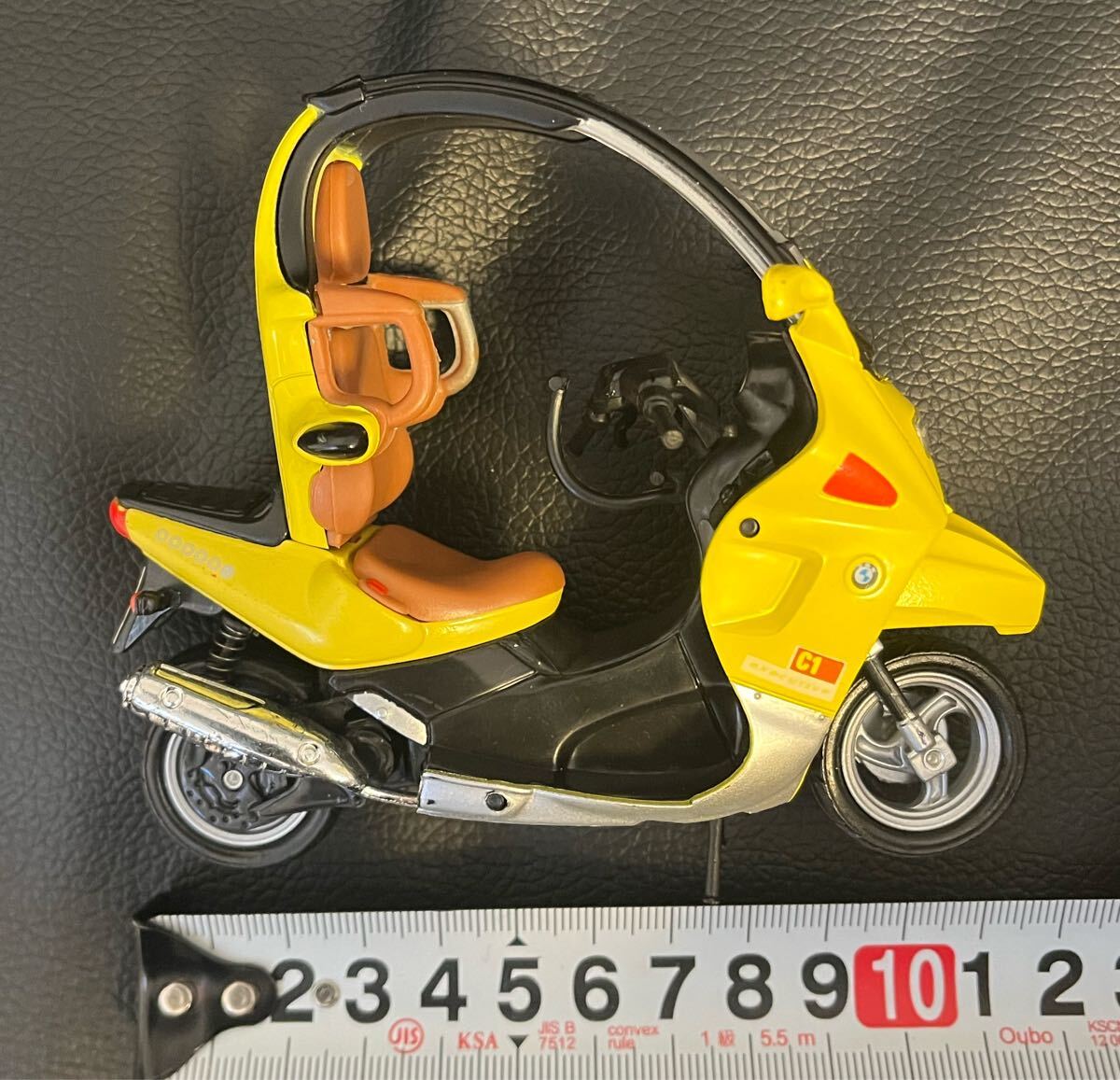 1/18スケール BMW C1 イエロー 黃色 ダイキャストバイク ミニカー オートバイ 完成品 MOTOR MAX モーターマックス 