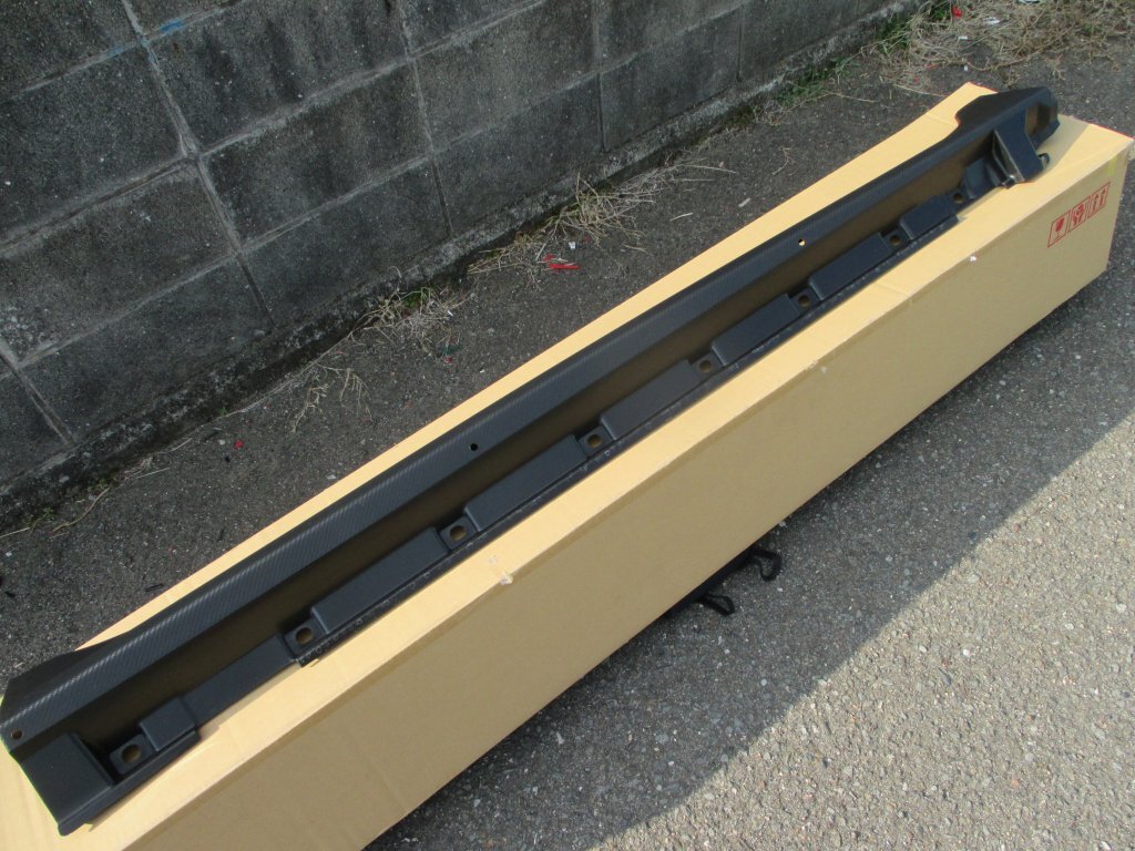 4236-R 新車外し品 ZC33S スイフト スポーツ 純正 右 サイドステップ 素地 カーボン柄 77212-68R0 R_画像6