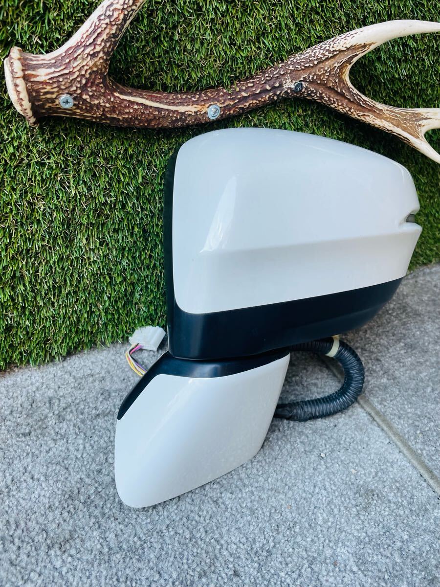 オデッセイ DBA-RC1 左サイドミラー NH788P 76258-T6A-J02 オデッセイ DBA-RC1 左サイドミラー