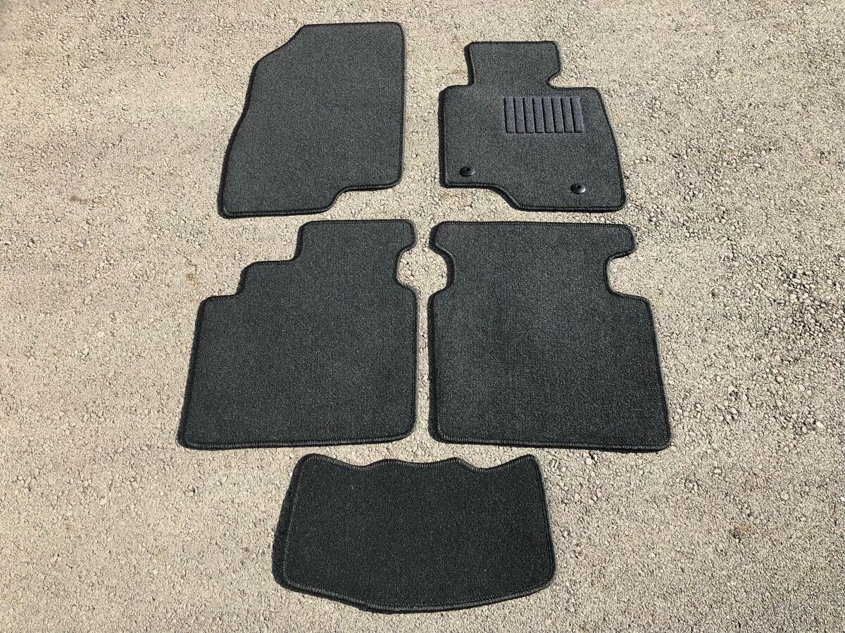 ■送料無料■マツダ アテンザ GJ系 ワゴン/2WDのみ 黒無地 フロアマット カーマット 日本産 新品（年式：Ｈ２４年１１月～Ｒ１年８月）