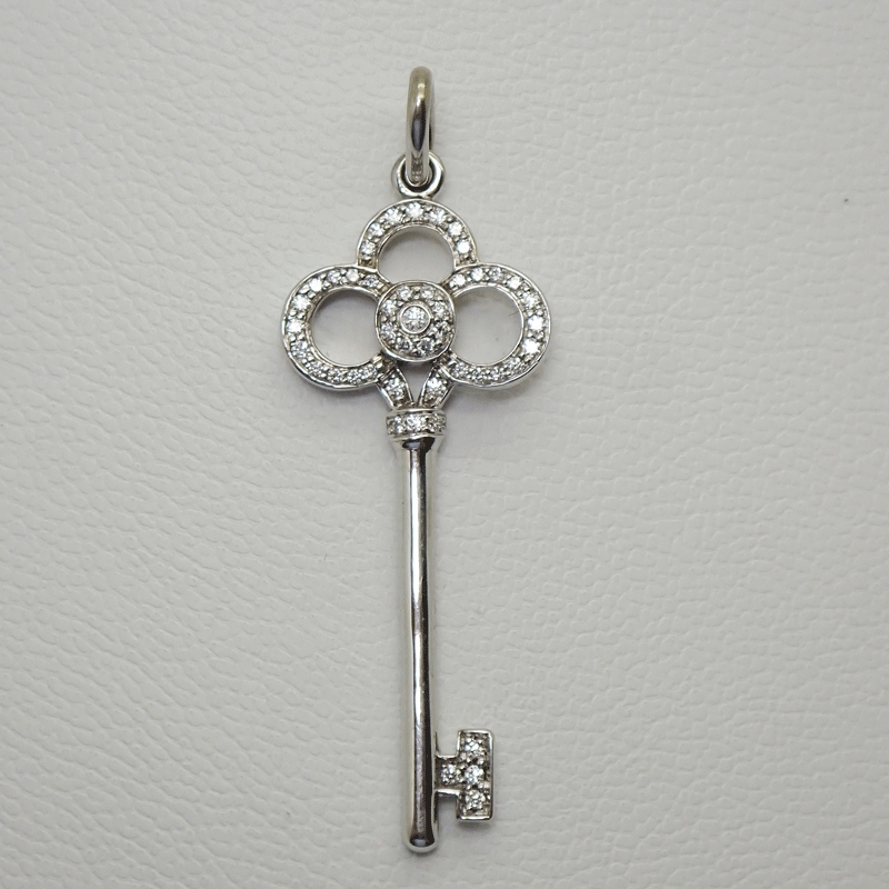 TIFFANY ティファニー クラウン キー ペンダント 750 WG 1.5インチ（約 4cm）60010880 D0.11ct 新品同様美品 3.1g 箱付 送料無料！！