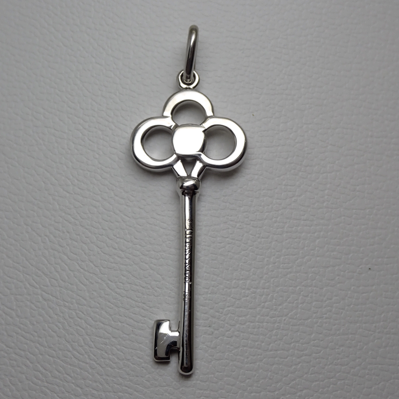 TIFFANY ティファニー クラウン キー ペンダント 750 WG 1.5インチ（約 4cm）60010880 D0.11ct 新品同様美品 3.1g 箱付 送料無料?。? bimg=