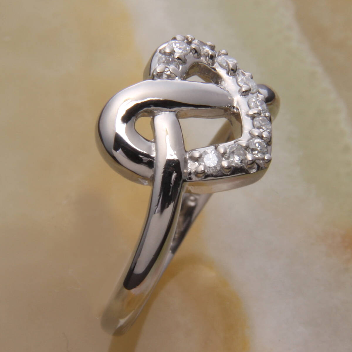 ke1008◆磨き済 Pt900リング ダイヤモンド ハート 8号_画像2