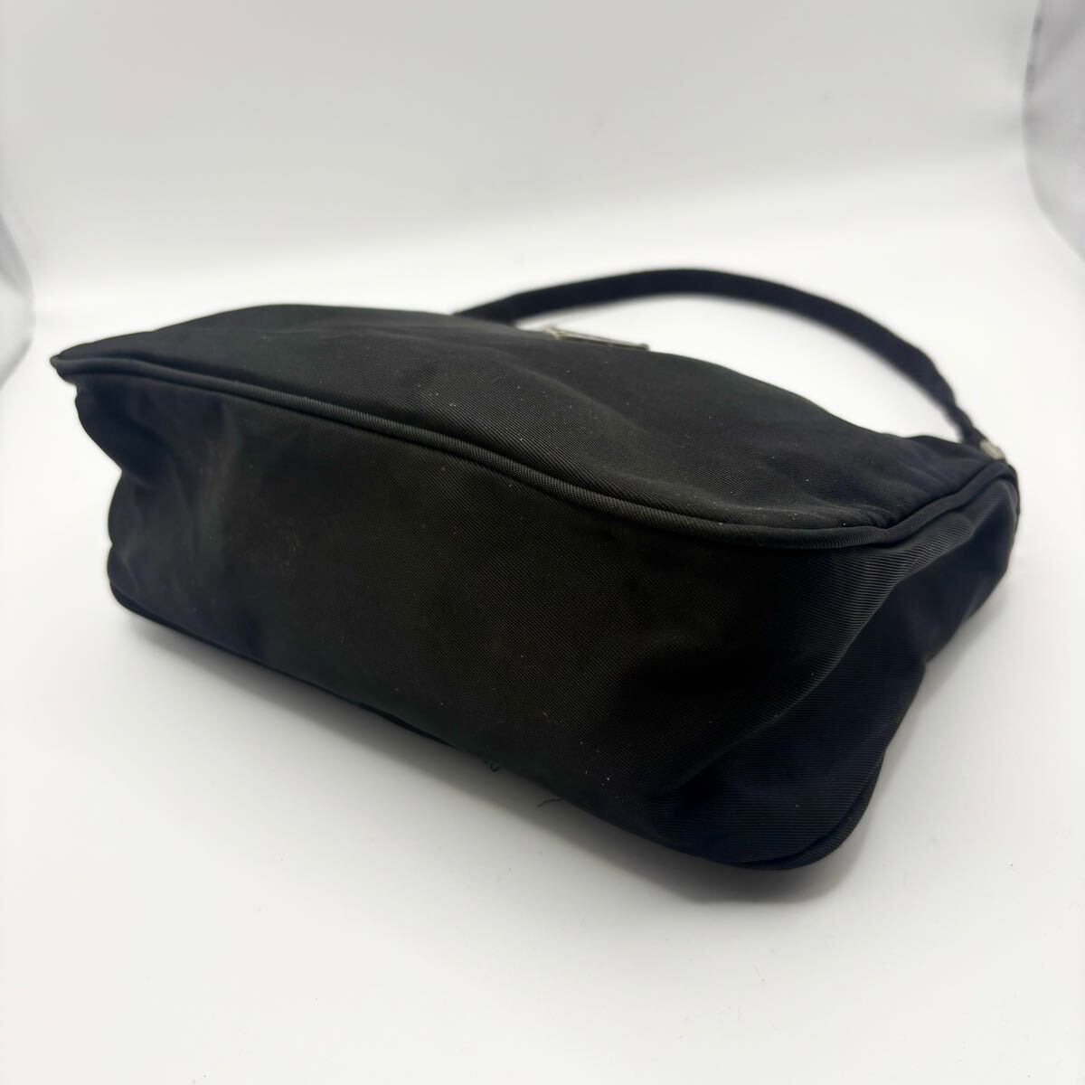 ①PRADA プラダ ミニ アクセサリーポーチ 三角ロゴ ブラック 黒