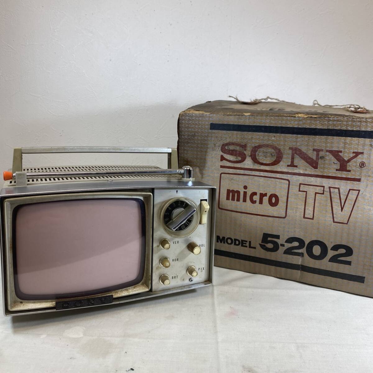 MH-9404】中古品 SONY ソニー 5-202 白黒テレビ 昭和レトロ 小型 MH-9404】中古品 SONY ソニー 5-202 白黒テレビ 昭和レトロ 小型