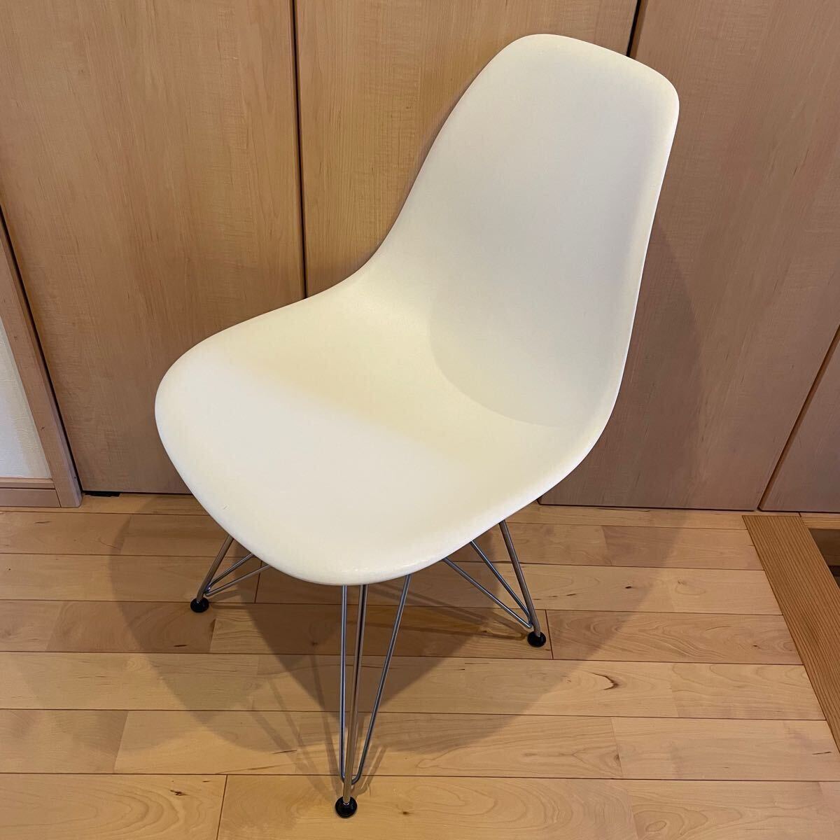 【正規(guī)品】 ハーマンミラー イームズシェルチェア ホワイト ヴィンテージ Herman Miller刻印あり