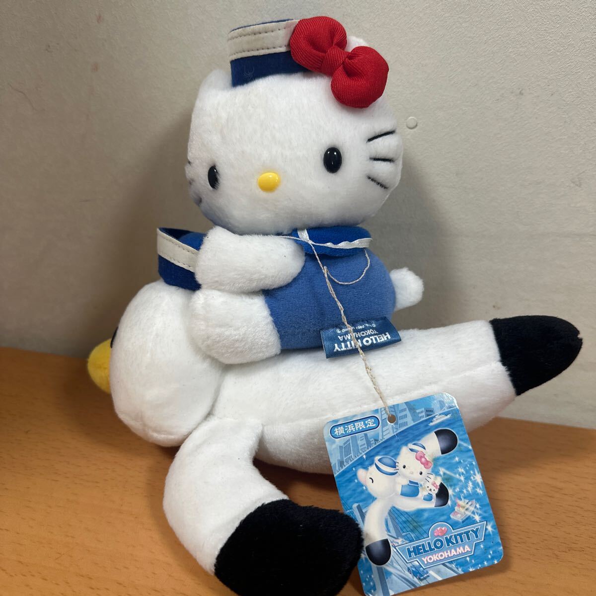 【激レア・タグ付き】ハローキティ 横浜限定 かもめ 2002年 ぬいぐるみ 激レア・タグ付き】ハローキティ 横浜限定 かもめ 2002年
