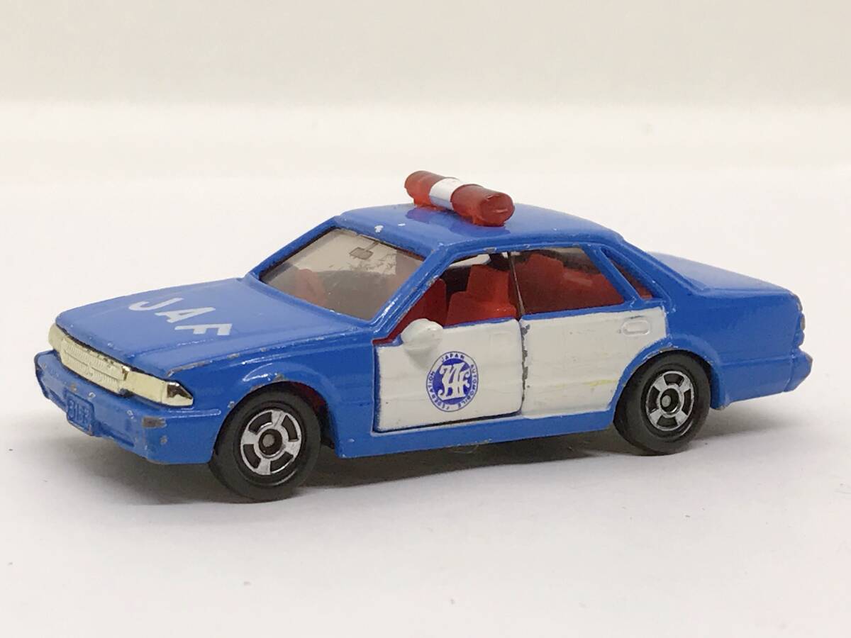 な8★トミカ ミニカー No.107 ニッサン セドリック 4ドアハードトップ JAF ロードサービスカー_画像1