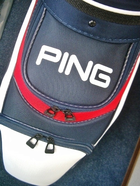 未使用　ＰＩＮＧ　ピン　アスリート?モデル　ビッグ文字　合皮×合繊素材　トリコ　白紺赤　ゴルフバッグ 