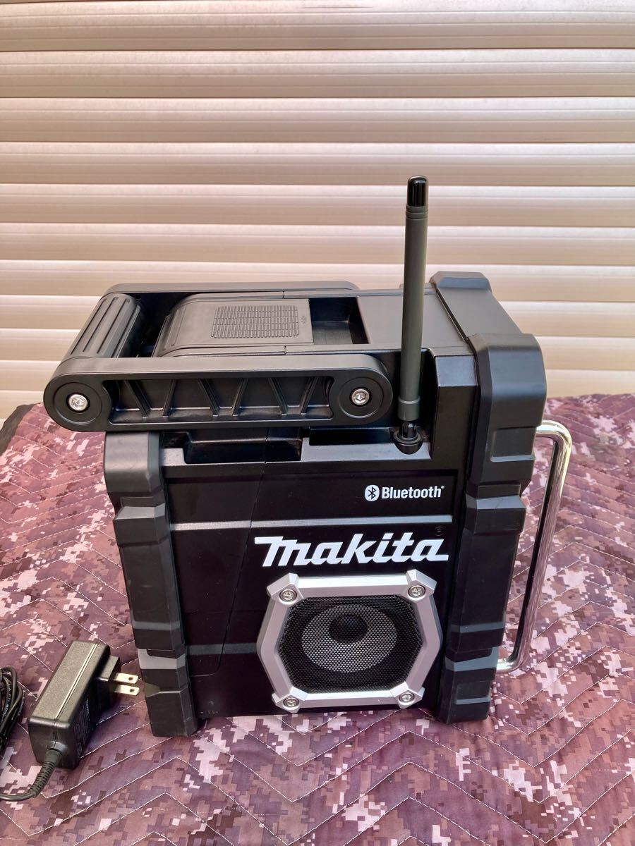 現場ラジオ マキタ MR106B makita 充電式ラジオ　黒 現場ラジオ マキタ MR106B makita 充電式ラジオ 黒 マキタ