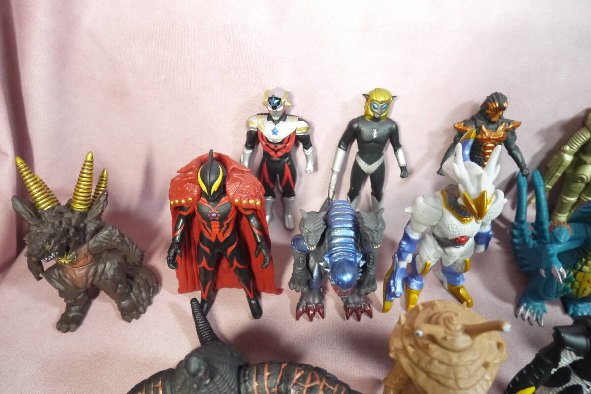 ウルトラヒーローシリーズ500　ウルトラ怪獣シリーズ500　ソフビ79体 ウルトラヒーローシリーズ500 ウルトラ怪獣シリーズ500 ソフビ79体