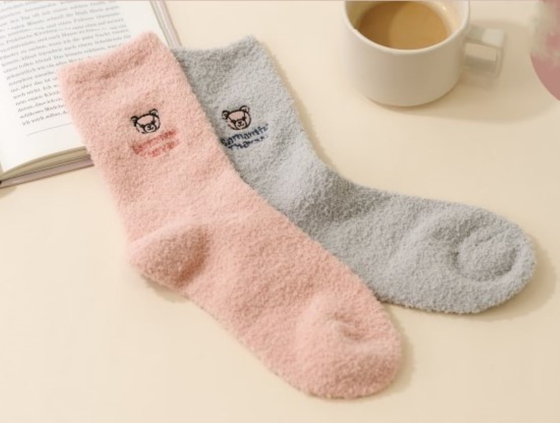 送無(wú) 20％引 サマンサタバサ ロゴ入り アイミー ベア 刺繍 ルームソックス もこもこソックス グレー 未開(kāi)封 非売品 プチギフト プレゼント