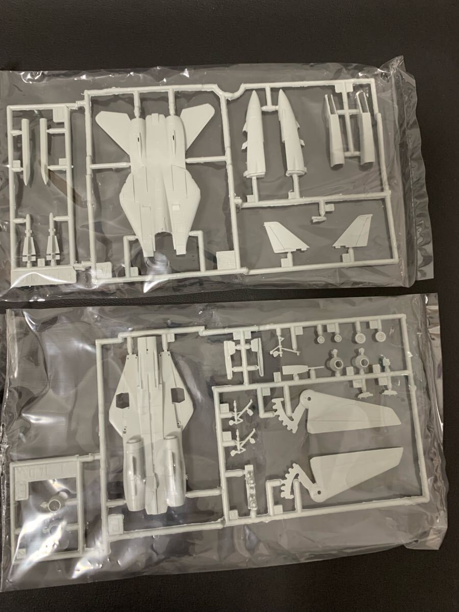 1/144 Jolly Rogers F-14B TOMCAT&F/A-18F SUPER HORNET DRAGON 1/144 Jolly Rogers F-14B TOMCAT&F/A-18F SUPER HORNET DRAGON