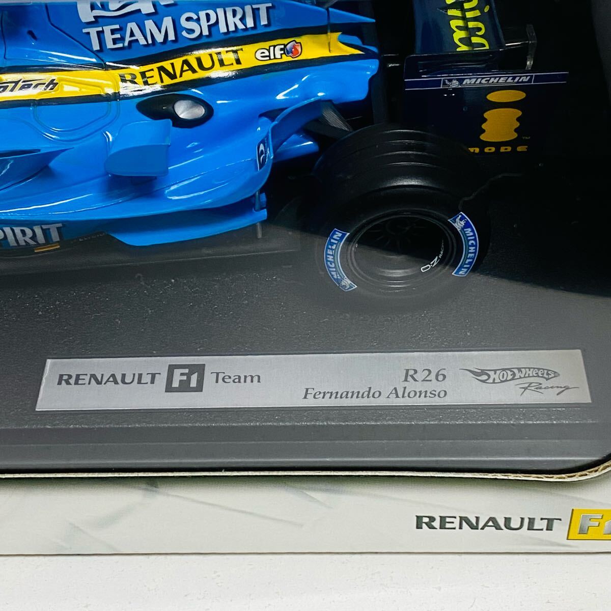 未開封品】HOTWHEELS ホットウィール 1/18 RENAULT F1 Team R26