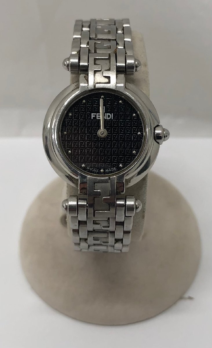 ☆【USED/動作未確認】FENDI フェンディ レディースウォッチ 腕時計 クォーツ 750L 2針 ラウンド アナログ SS ブラック シルバー( フェンディ)｜売買されたオークション情報、Yahoo!オークション(旧ヤフオク!) の商品情報をアーカイブ公開 - オークファン（aucfan.com）