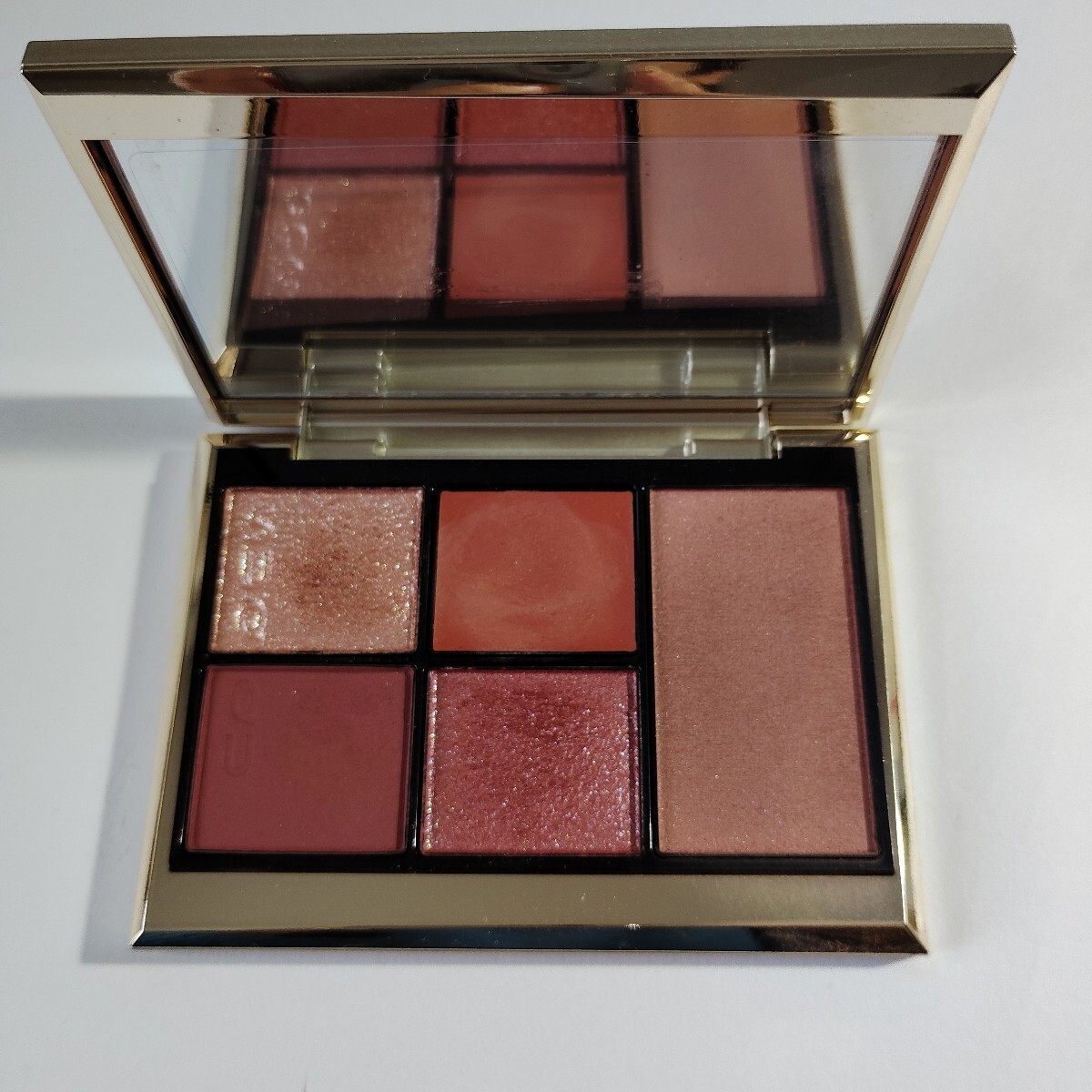 スックSUQQU★20thアニバーサリーアイ＆ブラッシュコンパクト★102夢咲光YUMESAKIKOU中古