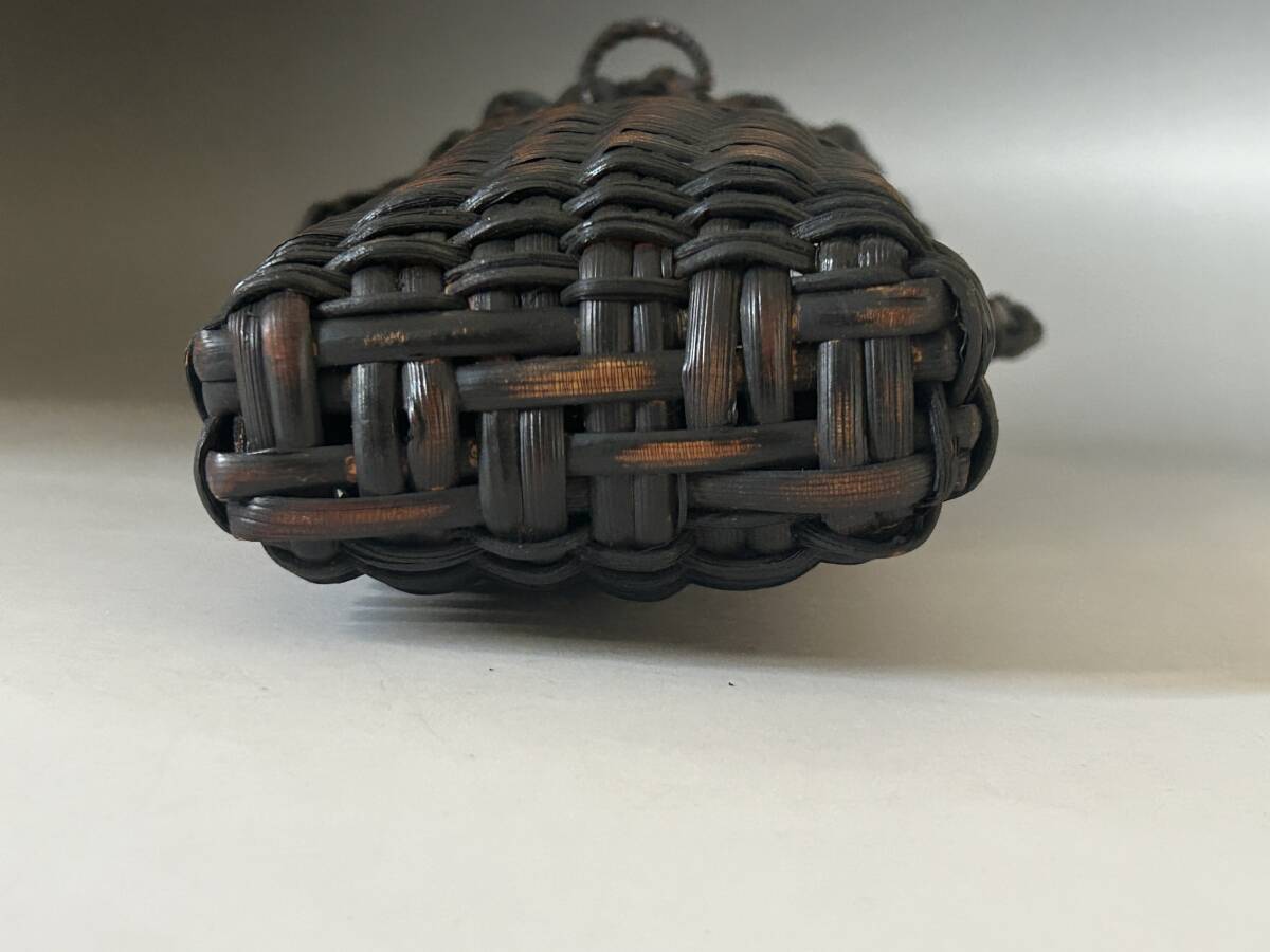 ◇ 裏千家 十代 認得斎 在判 耳付篭花入 | 裏千家 十五代 鵬雲斎 ◇ 裏千家 十代 認得斎 在判 耳付篭花入 | 裏千家 十五代 鵬雲斎