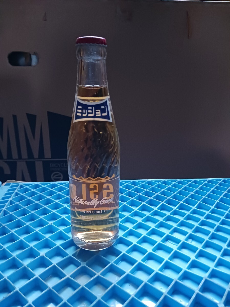 未開封 ミッション 瓶 ジュース mission 200ml 観賞用 プラム サワーフレッシュ 昭和レトロ 当時物_画像2