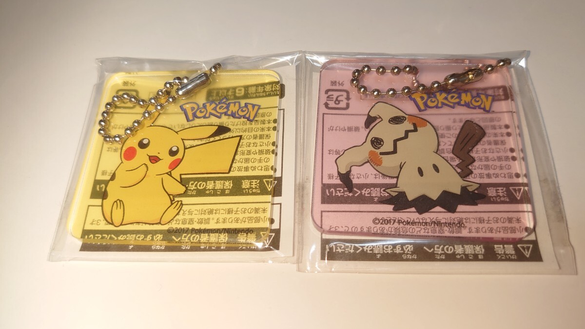 ポケモンアクリルキーホルダー　ミミッキュ　ピカチュウ_画像1