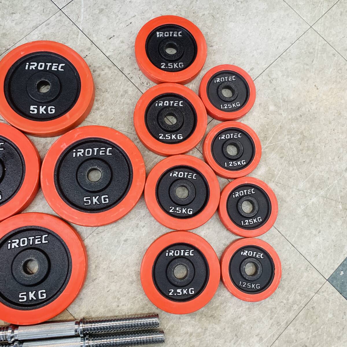 【引取可/福岡県大野城市】 iROTEC ラバー付 ダンベル プレート 75kgセット 1.25kg×4 2.5kg×4 5.0kg×12 シャフト2本 アイロテック