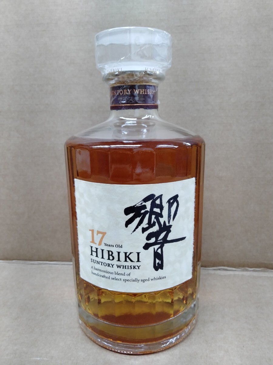 楽天市場】【正規品】響 17年 700ml 43度 専用BOX（カートン