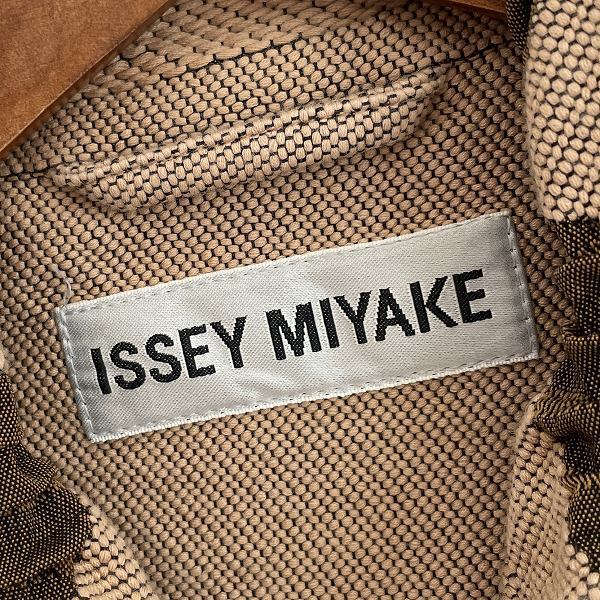 #apc イッセイミヤケ ISSEYMIYAKE コート 2 ベージュ系 カーキ ドッキング プリーツ 切替 レディース [856266]