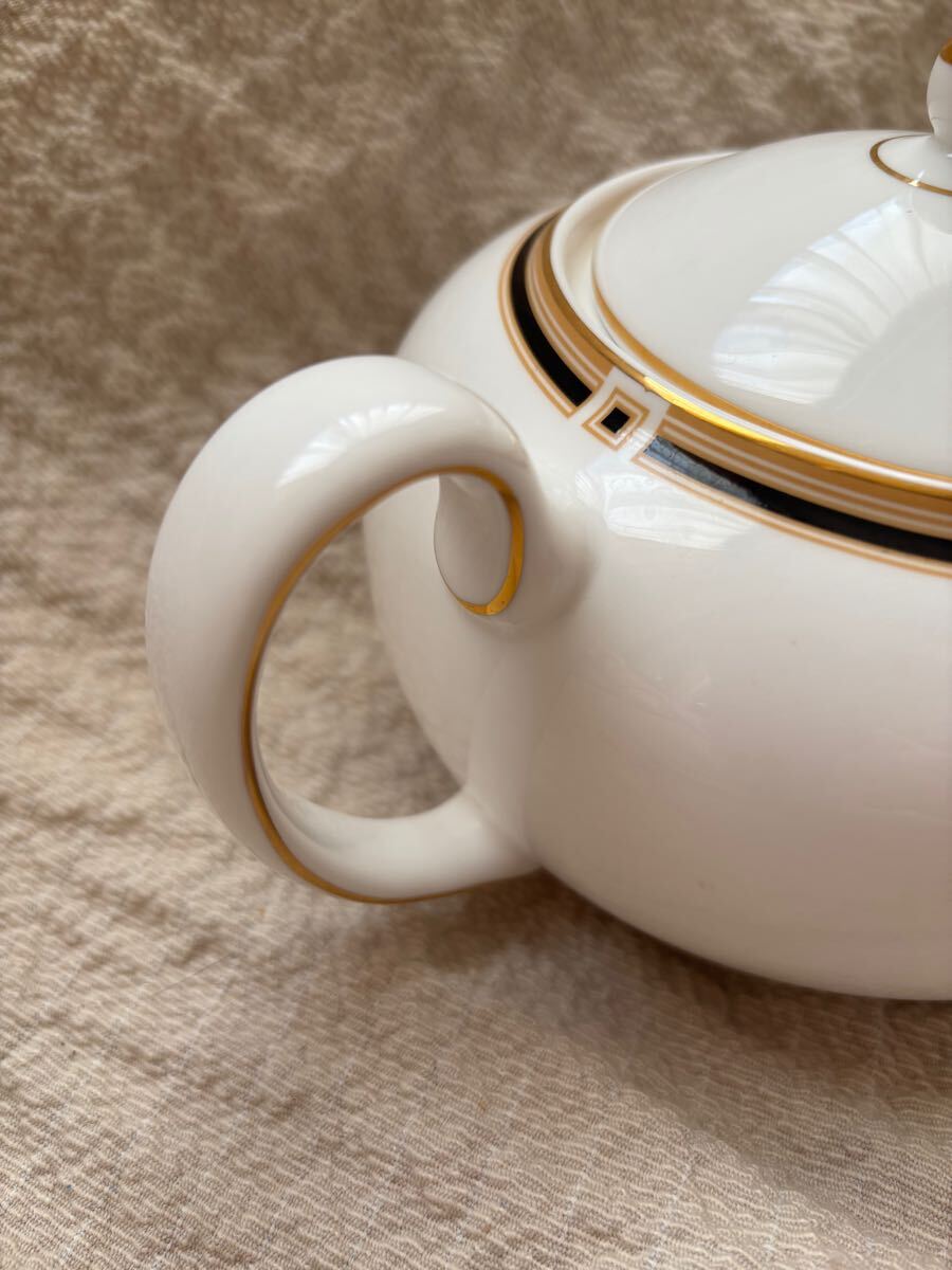 美品 WEDGWOOD ウェッジウッド 廃盤 CLIO クリオ ティーポット 美品 WEDGWOOD ウェッジウッド 廃盤 CLIO クリオ ティーポット