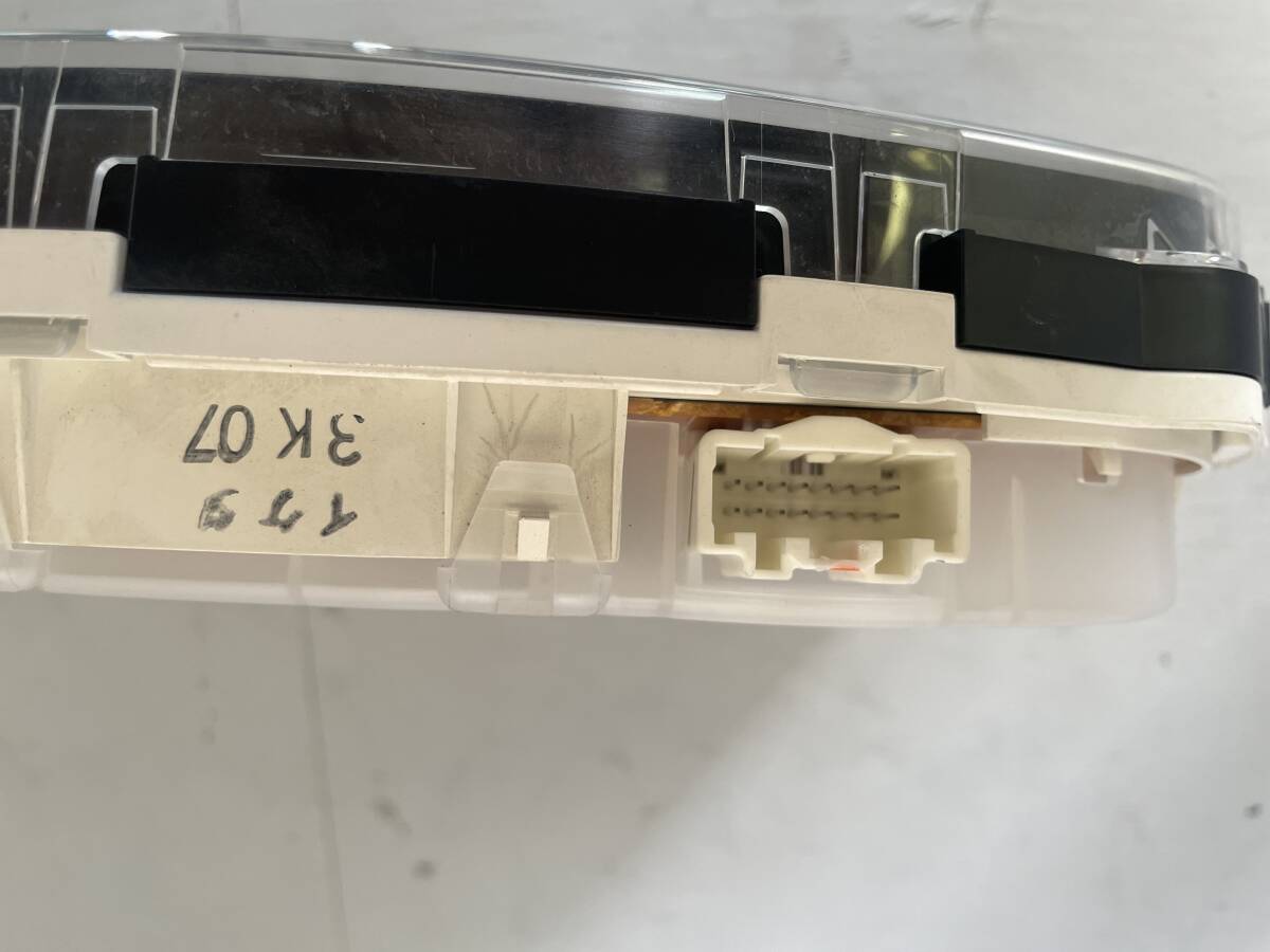 マツダ　デミオ　DY3W　スピードメーター　ジャンク品