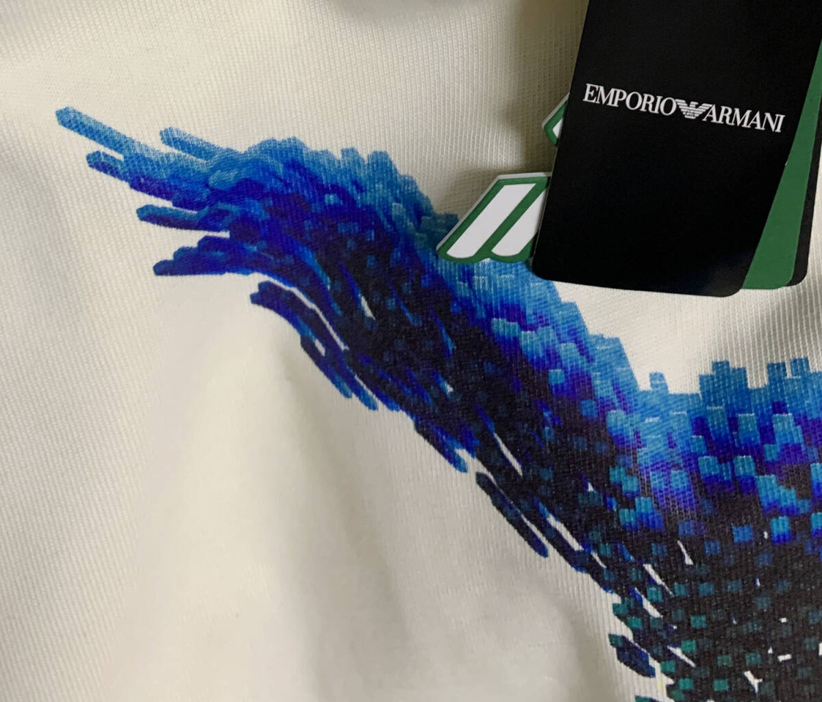 Sale☆エンポリオアルマーニ クールネックトップス グラフィックイーグル EMPORIO ARMANI 