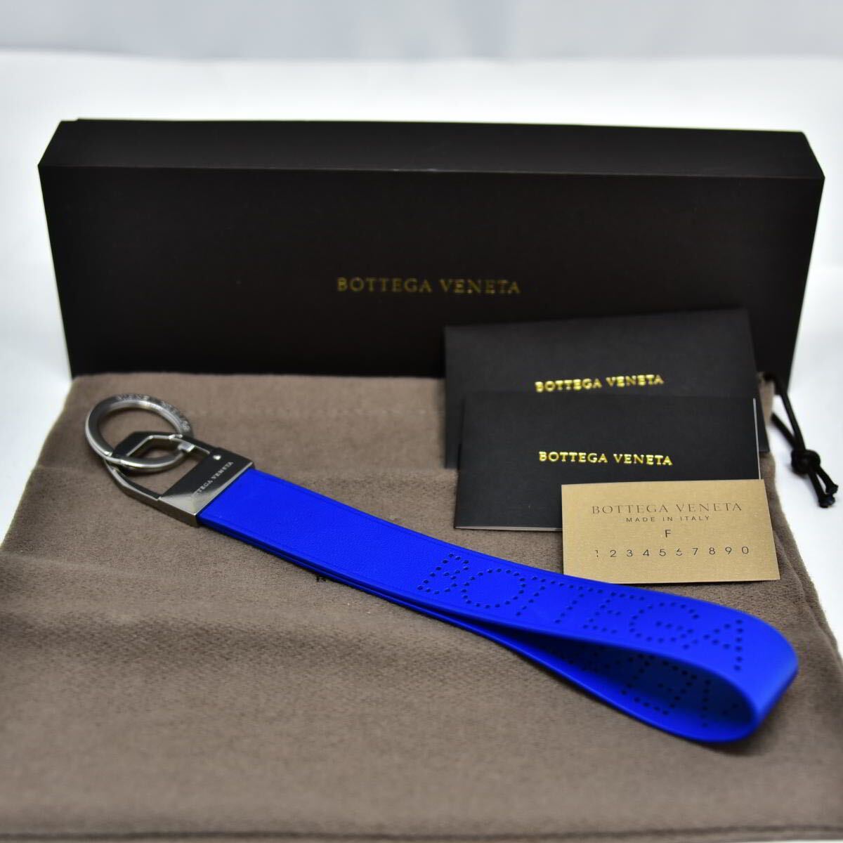 鑑定済 ボッテガ ヴェネタ Bottega Veneta イタリア制 ナッパレザー パンチングロゴストラップ キーリング 即日配送