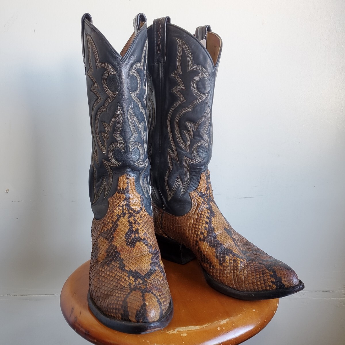 1076◆USA製 Tony Lama パイソン ウエスタンブーツ ブラウン×ブラック 刺繍 本革 トニーラマ 蛇革 エキゾチックレザー 中古 USED