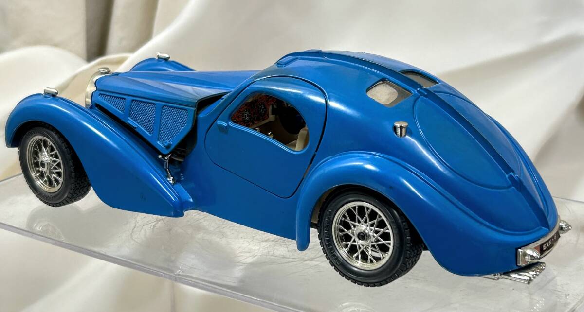  Vintage BURAGO BBurago BUGATTI/ Bugatti Atlantic/ Atlantic голубой 1/24 1936 год Made in Italy без коробки USED хранение текущее состояние товар 